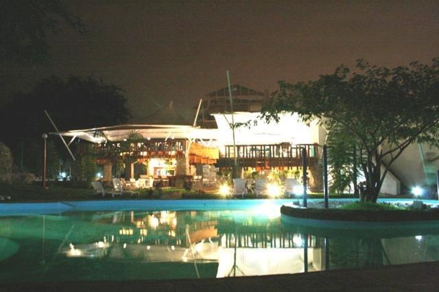 Montroi Hotel Colima Exterior photo